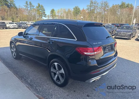 2016 Mercedes-Benz Glc 300 from USA, damaged, VIN WDC0G4JB8GF092625